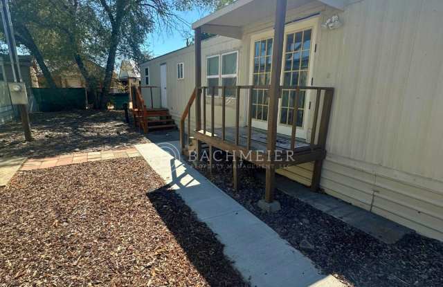 2918 NE Riverside photos photos