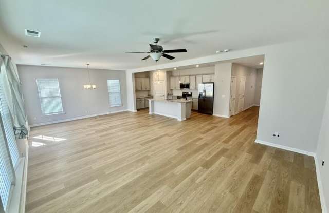 304 Creek Way Gallery 3