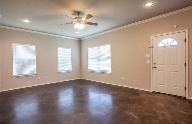 323 French Ave – Fully Furnished 5 Bed / 4 Bath Near Baylor photos photos 323 French Ave – Fully Furnished 5 Bed / 4 Bath Near Baylor photos photos