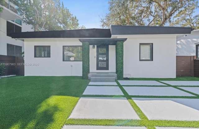 710 NE 62nd St photos photos