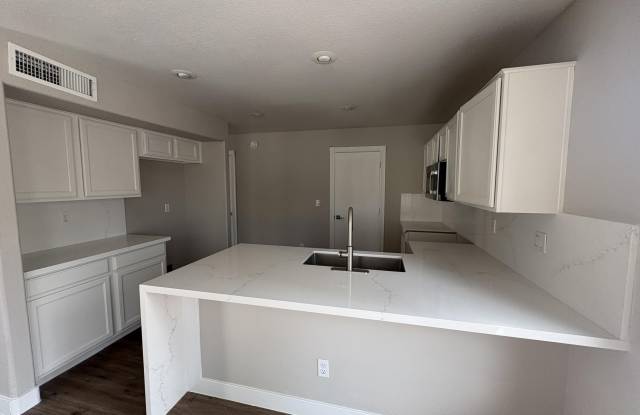 2370 S APACHE Drive Gallery 3