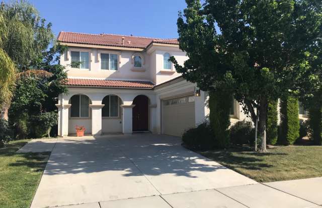 Spacious 5 bedroom with 3 car garage for rent photos photos