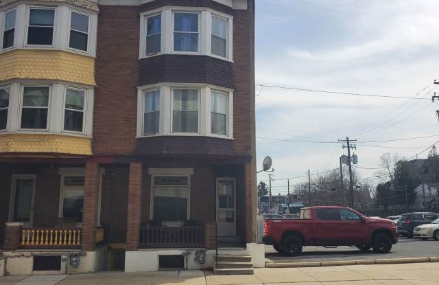 5 Bedrooms, 2 Baths Home - 616 1/2 Walnut Street, Allentown, PA 18101 5 Bedrooms, 2 Baths Home - 616 1/2 Walnut Street, Allentown, PA 18101