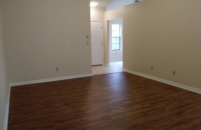 1615-A Akridge Dr Gallery 4