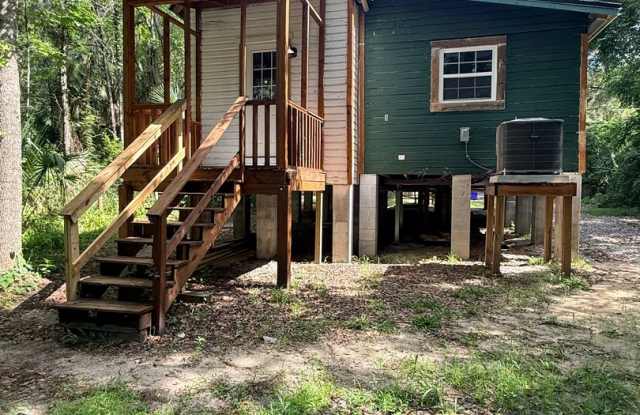 Charming NE Cottage! Gallery 3