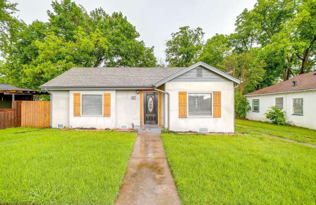 Country Town Living-  2 Bed, 1 Bath Home- Cleburne ISD- 76033 photos photos