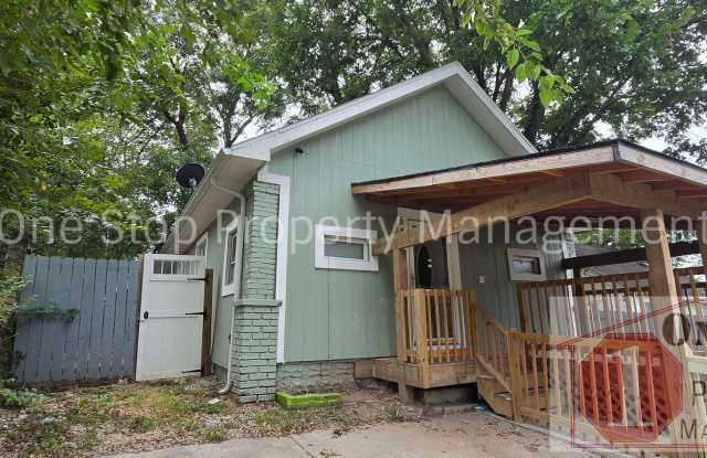 Beautiful 4 Bedroom 2.5 Bathroom in KCMO! Gallery 1