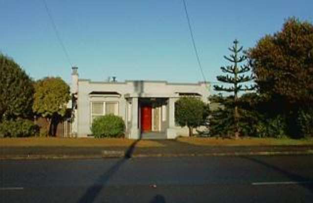 Eureka Henderson Center Home : Tier 2 photos photos