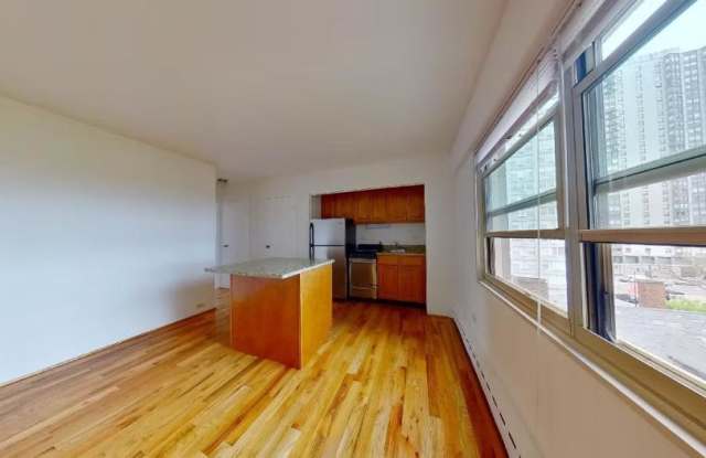 5630 N Sheridan photos photos