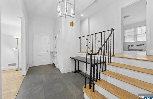 585 W Englewood Avenue Gallery 4