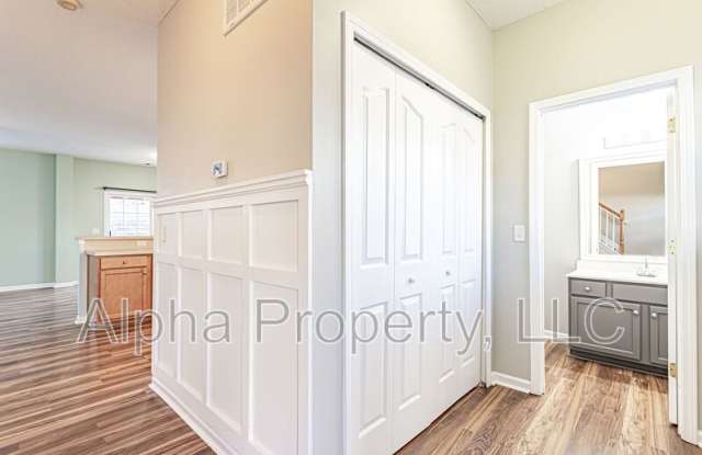 322 Highgate Cir Gallery 4