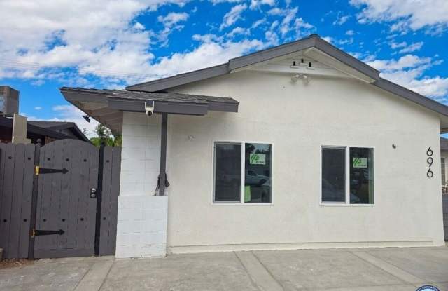 696 Yucca Dr Gallery 1