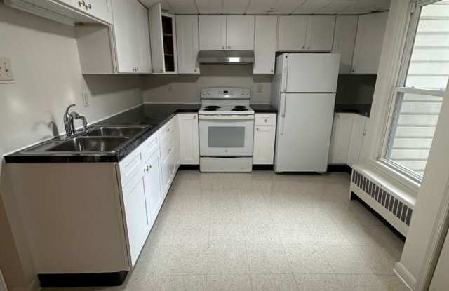 Spacious 1 First Floor 1 Bedroom 1 Bath Apartment Gallery 1