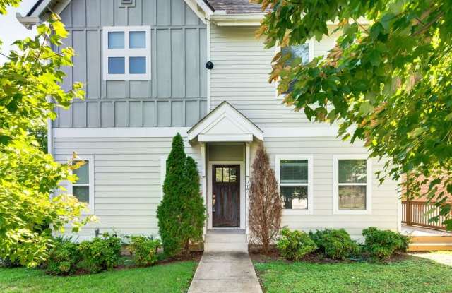 Beautiful 3-bedroom, 2.5-bath home in highly desirable East Nashville! Gallery 3