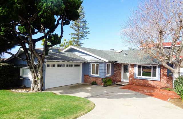 Rare find in Carlsbad! Beach bungalow in the Terramar community, just steps to the private beach access! - 5031 Shore Drive, Carlsbad, CA 92008