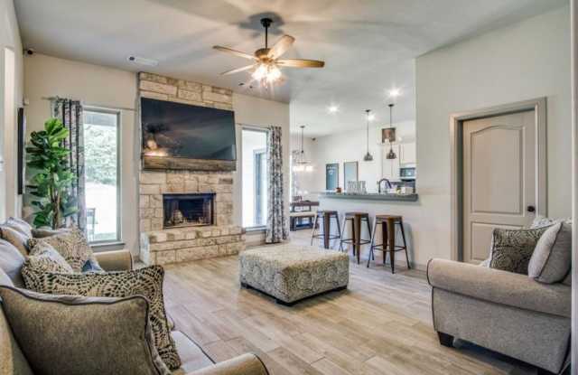 116 Grey Hound Lane photos photos