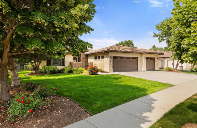 Luxury Furnished 4-Bedroom Home in Eagle's Bella Terra Neighborhood photos photos