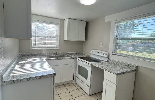 4262 Greenwood Avenue-Back Gallery 2