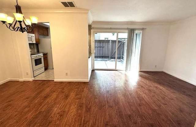 1701 Mahogany Way Gallery 3