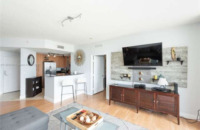 7910 HARBOR ISLAND DR 701 Gallery 3