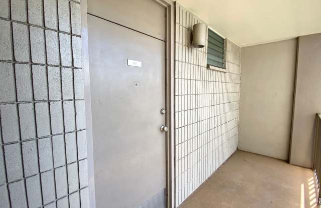 STUDIO w/ 1 PARKING AVAILABLE June 2025 NEAR UH MANOA!!! photos photos