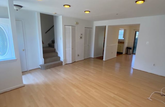 5711 Falkland Place Gallery 3