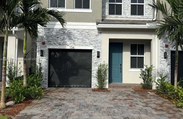 136 SW 170th Ave photos photos