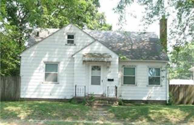 3 Bedroom, 1 Bath Single Family Home 1727 Franklin St Waterloo, IA 50703 photos photos