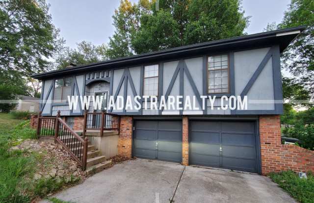 Beautiful Shawnee Home-AVAILABLE in JUNE!! photos photos