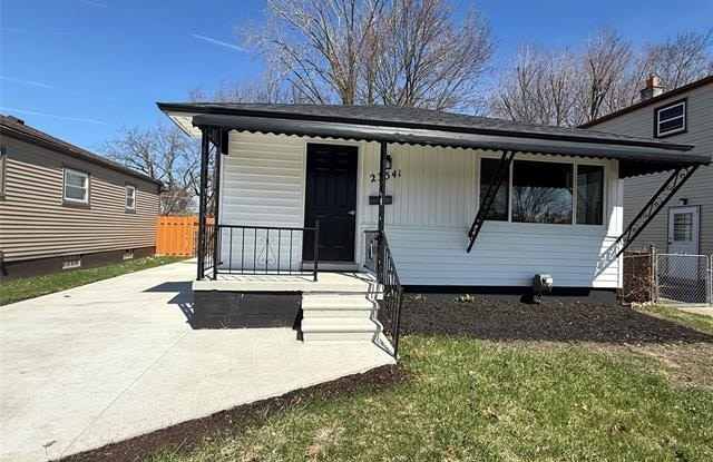 23541 Elmira Street Gallery 2