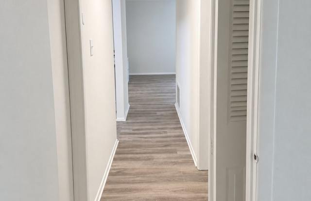 Renovated 2BR Condo in Maple Shade Gallery 4