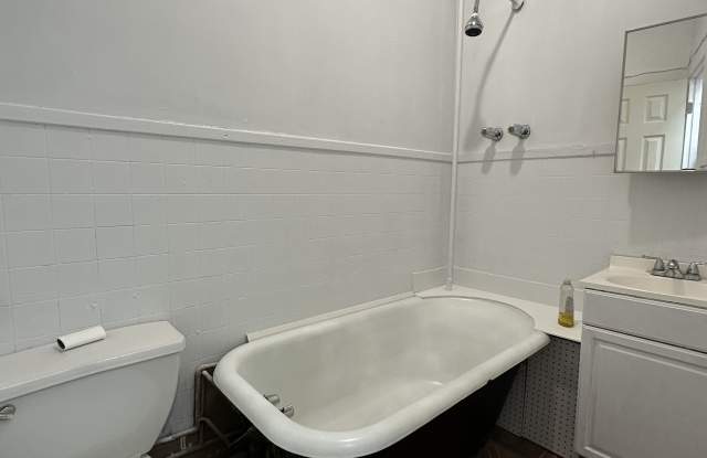 88-11 Jamaica Ave - 88-11 Jamaica Avenue, Queens, NY 11421