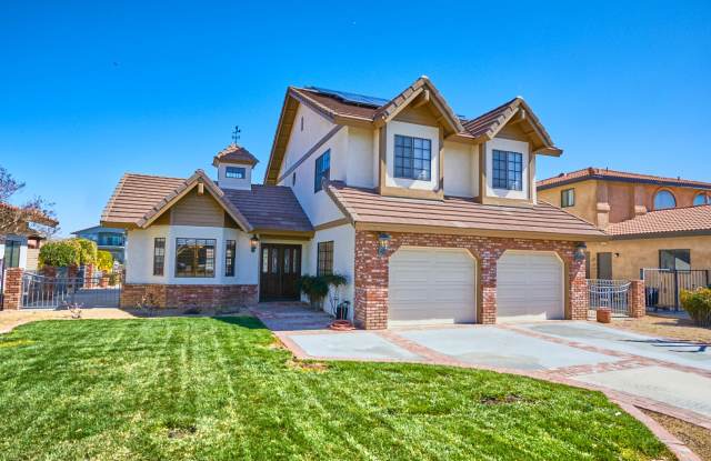 13565 Pyramid Drive Gallery 4