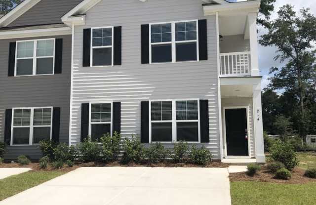 214 Spencer Circle Gallery 1