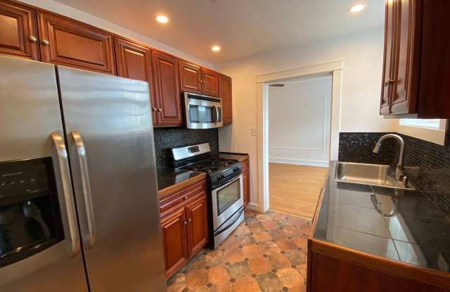 6305 N Washtenaw Ave photos photos
