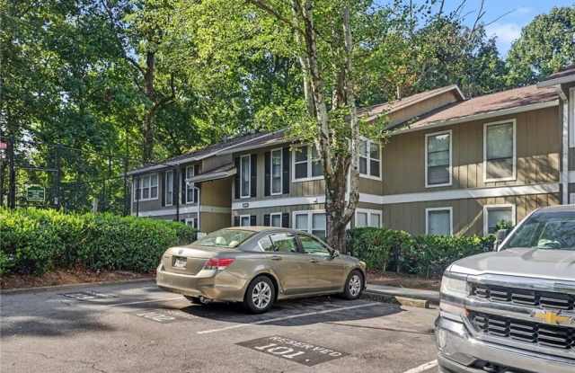 5159 Roswell Road Gallery 2
