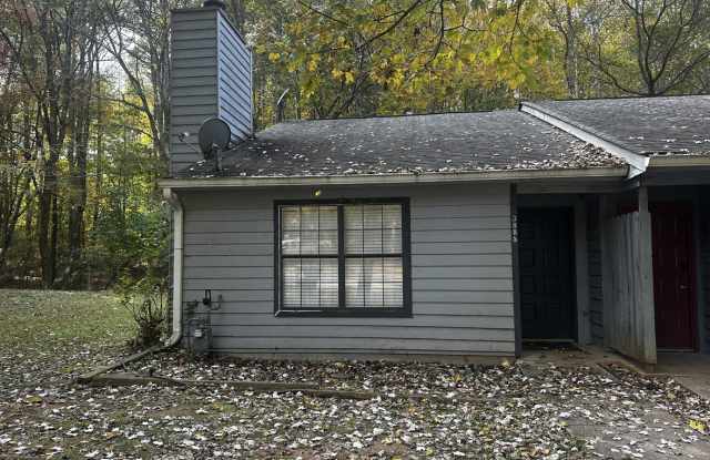 3885 Henry Ct - 3885 Henry Court, Acworth, GA 30101