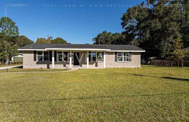 Beautifully Updated 4-Bedroom Home in West Mobile! photos photos
