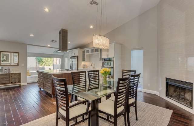 6218 E WALTANN Lane Gallery 4