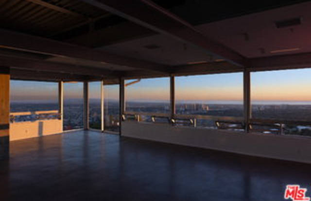 2355 Sunset Plaza Drive Gallery 2