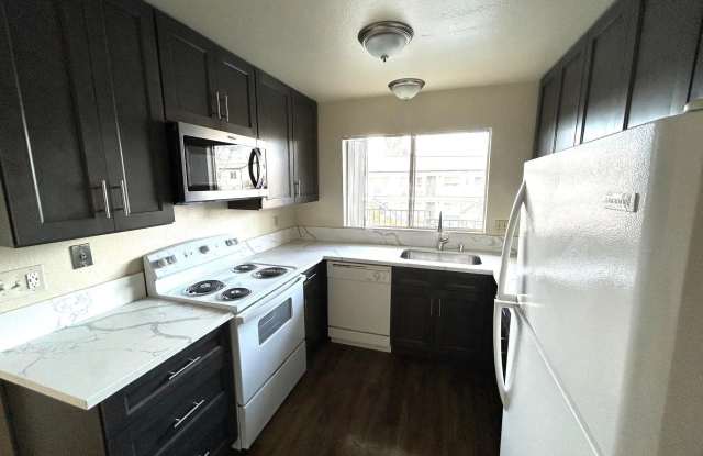 998 S MOLLISON photos photos