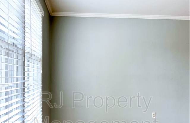 4950 Essexshire Ave Gallery 3