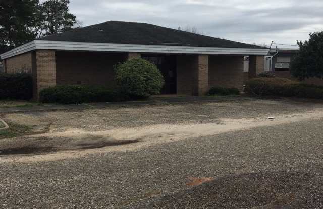 1817 Oates - 1817 S Oates St, Dothan, AL 36301