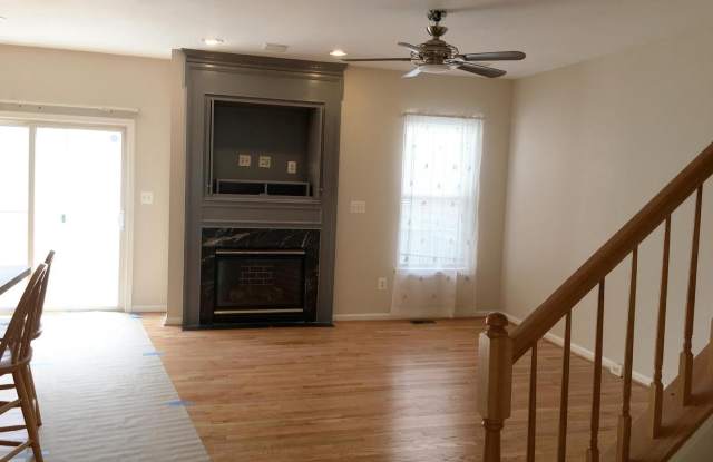 6264 SHACKELFORD Terrace Gallery 4