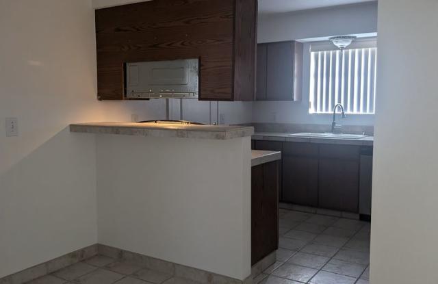1/2 off 1st Month's Rent! Charming 3 Bedroom House in FM Gallery 4