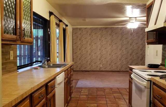 8902 VERNON Gallery 4