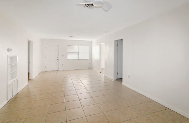 Venice Gardens Annual Home for Rent Gallery 4
