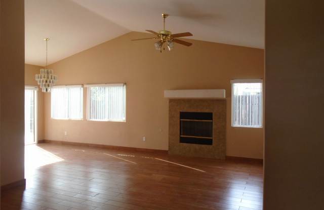 SILVERCREEK---NEAR HOA POOL! Gallery 3