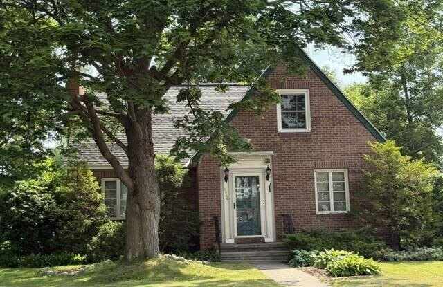 1366 Helderberg Avenue photos photos