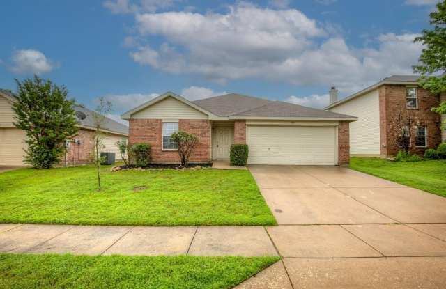 705 Poncho Lane - 705 Poncho Lane, Fort Worth, TX 76052